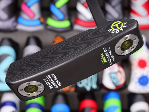 scotty cameron tour only black sss newport 2 studio select circle t 340g putter with lime green paint and top line golf club