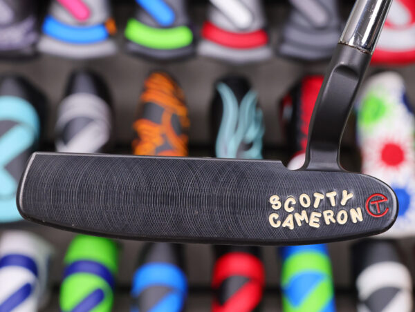 scotty cameron tour only 3x black carbon 009 1.5 circle t 330g putter with dancing scotty cameron stamps and sight dot golf club