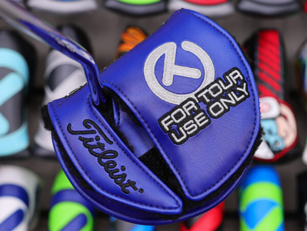 scotty cameron navy blue and silver carbon rush industrial circle t mid round headcover