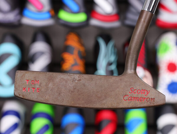 scotty cameron garage scm tour prototype carbon steel putter made for tom kite with vertical top line golf club
