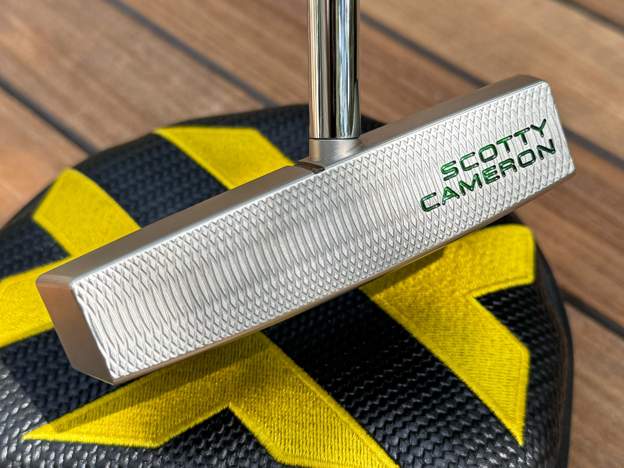 scotty cameron phantom 5s centershaft 360g putter with custom shop translucent green paint fill golf club