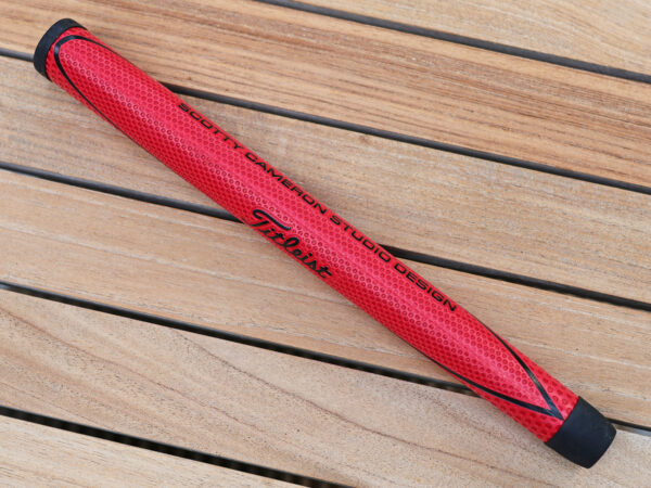 scotty cameron red matador medium size winn putter grip