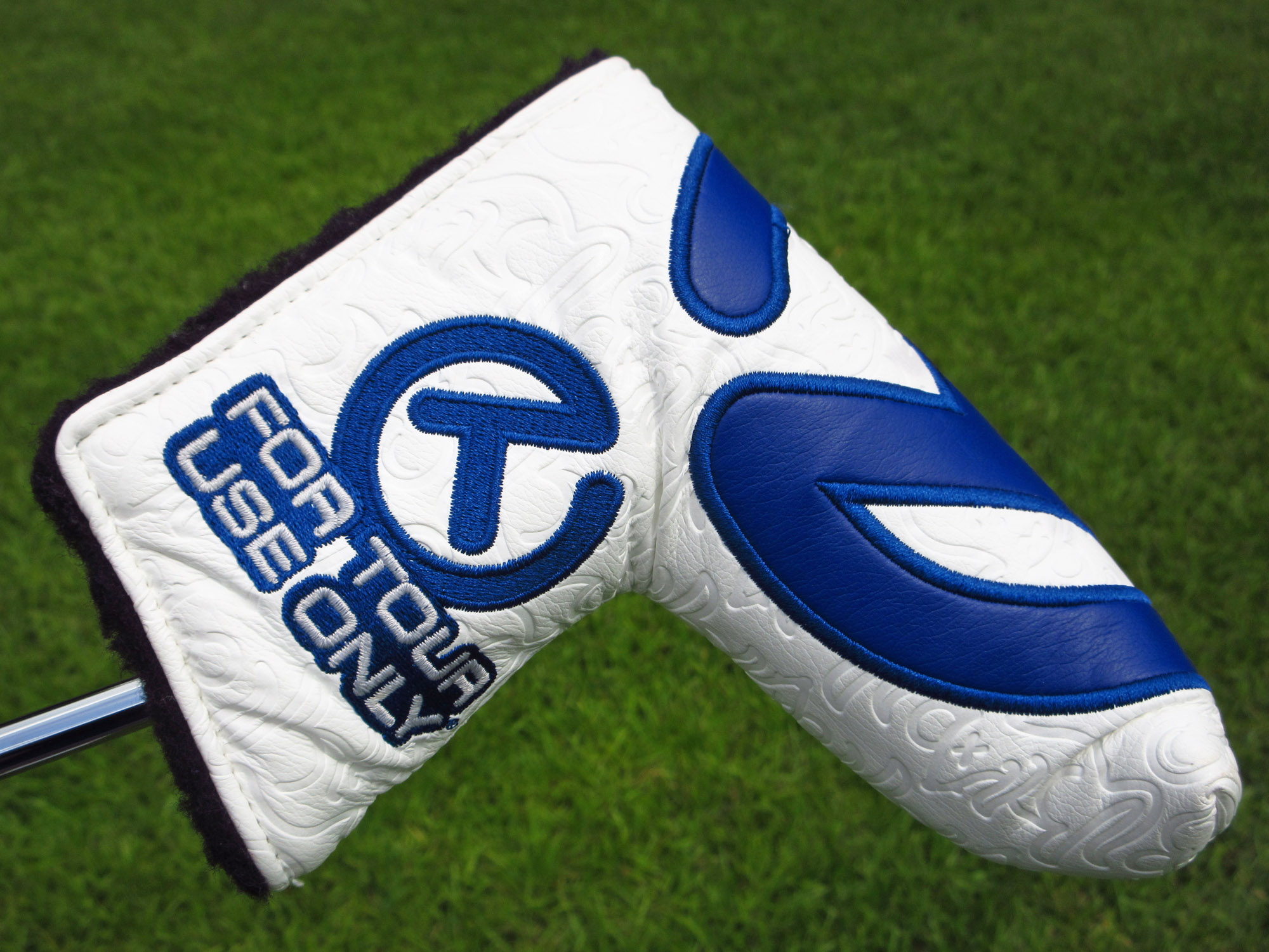 scotty cameron for tour use only white and blue tour rat industrial circle t blade putter headcover