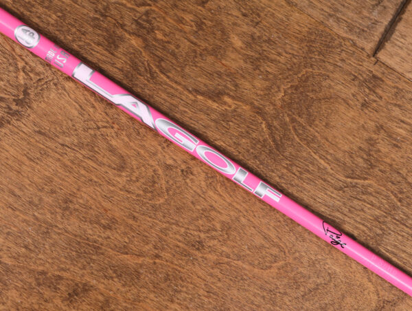 pink la golf putter shaft