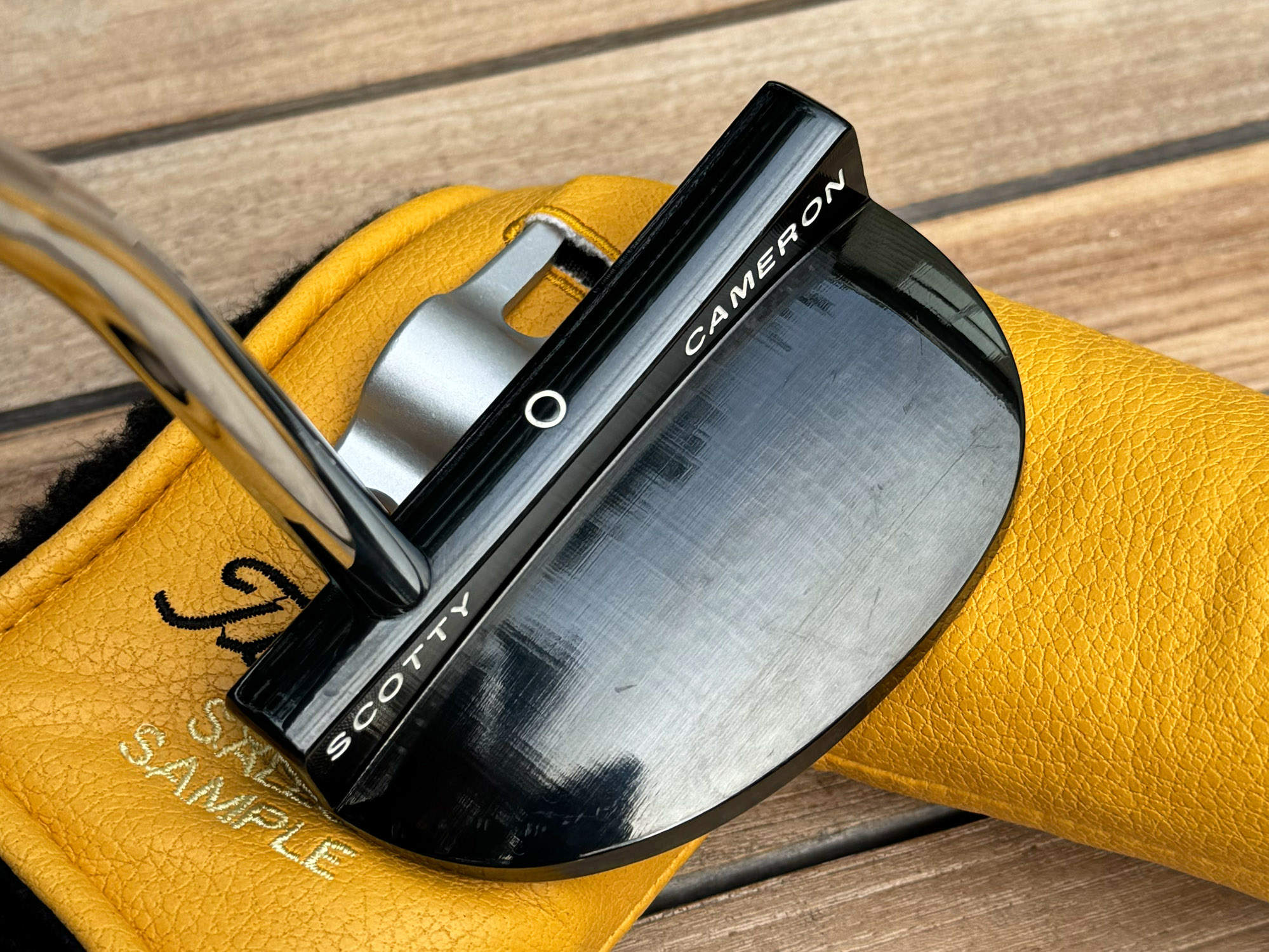 scotty cameron gun blue carbon sales sample circa 62 number 5 mid mallet putter with grip in plastic golf club