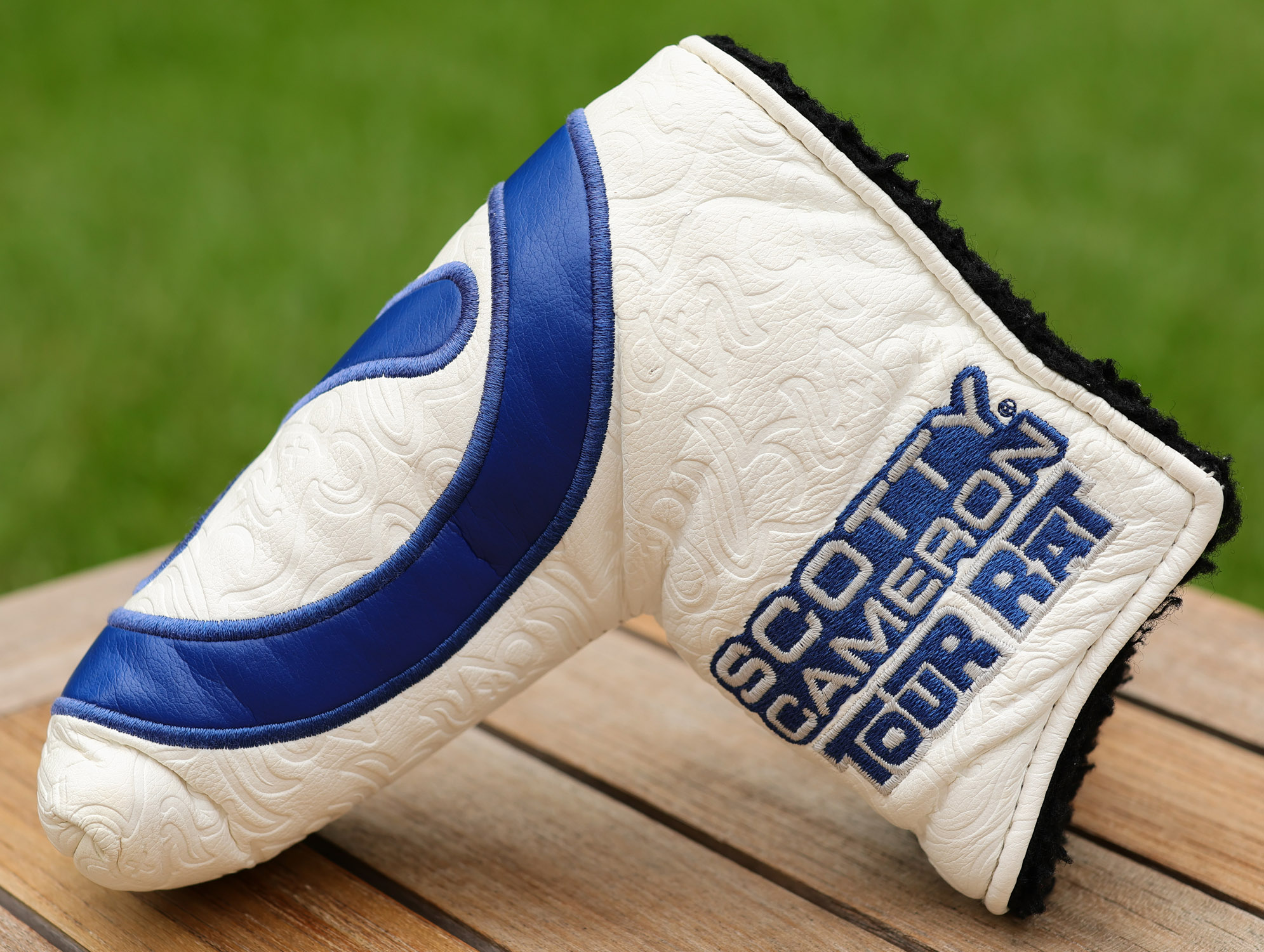 scotty cameron for tour use only white and blue industrial circle t tour rat blade putter headcover